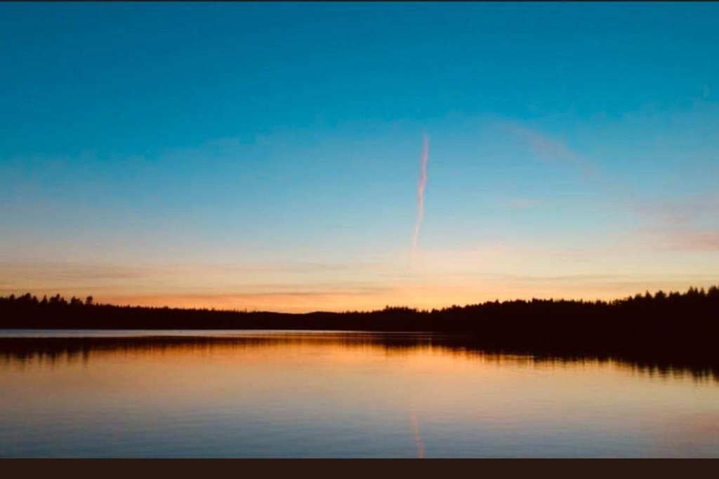 Egen Stuga Och Vedeldad Bastu Linghed Exterior foto