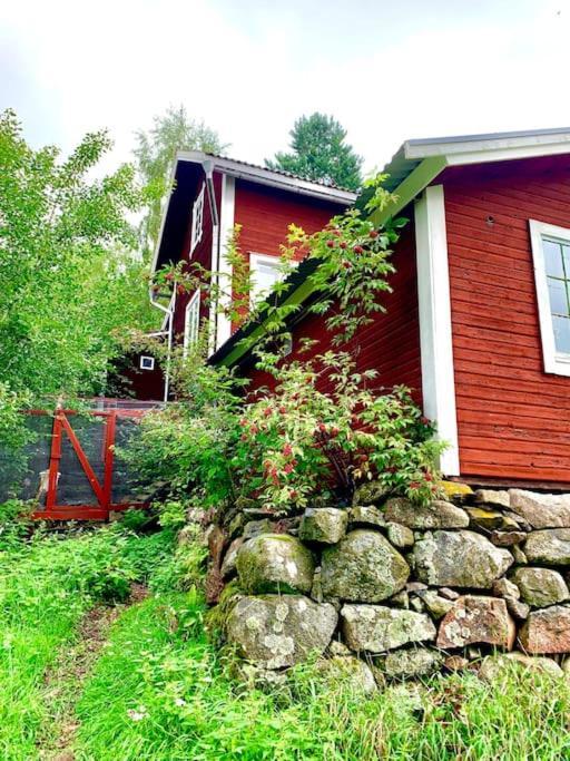 Egen Stuga Och Vedeldad Bastu Linghed Exterior foto